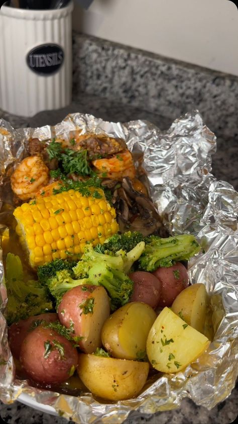 Steak Shrimp And Potatoes Foil Pack, Steak And Potatoes Foil Packet, Steak Foil Packets For The Oven, Steak Foil Packets, Shrimp Foil Packets, Foil Packet Potatoes, Steak Shrimp, Foil Packet Meals, Steak And Shrimp