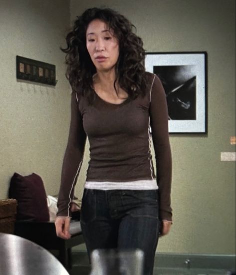 Cristina Yang Hair, Christina Yang Hair, Cristina Yang Outfit, Christina Yang Outfit, Cristina Yang Study, Christina Yang Studying, Christina Yang Season 1, Grey's Anatomy Christina, Meredith Grey Hair