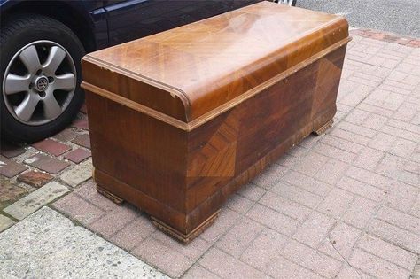 I love love loooveee this Cedar Chest, but it had a lot wrong with it. Here is an original picture of the cedar chest, the  sides and top veneer is mostly rippe… Antique Cedar Chest Makeover, Cedar Chest Makeover Diy, Lane Cedar Chest Makeover, Modernize Cedar Chest, Refinished Cedar Chest Ideas, Redone Cedar Chest, Refinished Lane Cedar Chest, Restore Cedar Chest, Drawers Decor