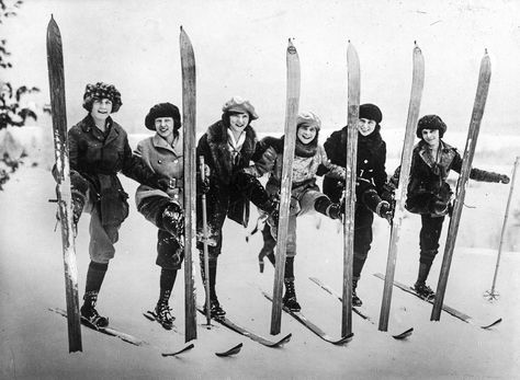 Ski Trends, Vintage Ski Photos, Women Skiing, Old Skis, Ski Pictures, Vintage Skiing, Ben Lomond, Ski Vintage, Vintage Ski Posters