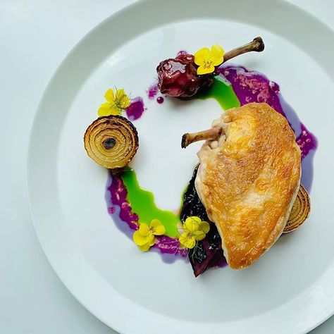 Chicken Presentation Ideas, Plated Chicken Dishes, Grilled Chicken Plating, Chicken Breast Plating, Chicken Fine Dining Plating, Chicken Plating Ideas, Plating Chicken, Fish Plating, Purple Bible