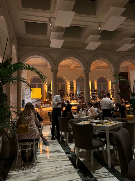 aesthetic places in Rome, aesthetic restaurant Roman Restaurant Interior, Italy Restaurant Aesthetic, Italian Style Restaurant, Rome Cafes, Rome Italy Aesthetic, Places In Rome, Rome Restaurants, Rome Aesthetic, Italy Restaurant