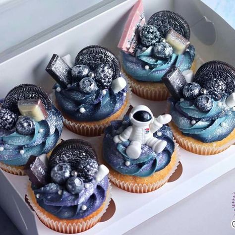 Space Birthday Cupcakes, Space Themed Cupcakes, Space Cupcakes, Astronaut Birthday, Baby Shoot, Cake Decorating Frosting, Space Baby, Boy Baby Shower Themes, Space Birthday