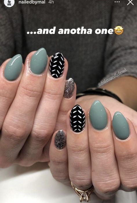 Fall Gel Nails Ideas Short Simple, Gel Nails For Older Women Over 50, Grid Nail Design, Jell Nails Designs, Fall Nail Designs 2023, Anc Nail Ideas, January Dip Nails, January Gel Nails, Boho Nail Designs