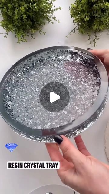 Just4youonlineuk on Instagram: "Just one of @ideasdecor_de amazing silicone moulds 😍 This beautiful crystal silicone tray mold was created using Apex resin. We 100% recommend the quality and durability of these molds, not to mention the many many beautiful designs available 😊 Visit @ideasdecor_de shop (link in her bio) and use JUSTFORYOU for 15% off 🥳 #just4youonlineuk #apexresin #apexangels  . . . . . . . #siliconemolds #resin #design #resintray #resintraymold #diy #resinhobby #creativity #druzy #druzyagate #resincraft #resinmolds" Silicon Molds Diy, Resin Trays Diy, Epoxy Resin Crafts Ideas, Resin Tray Ideas, How To Make Molds, Large Resin Molds, Diy Resin Tray, Resin Works, Diy Resin Crystals