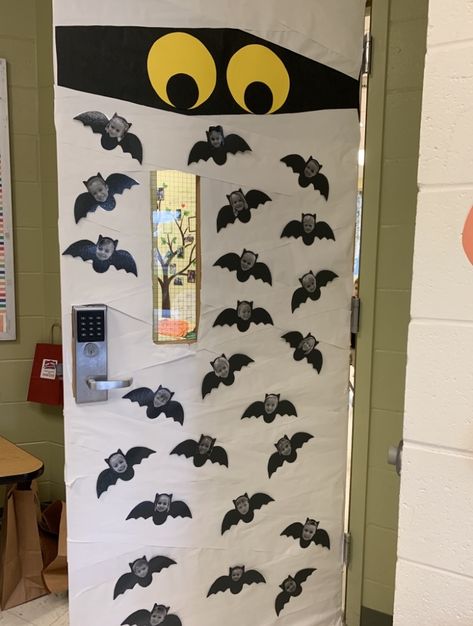 Halloween Doors, Room Door Decorations, Class Door, Classroom Doors, School Bulletin Boards, Classroom Door, Halloween Door, Halloween Ideas, Room Decoration