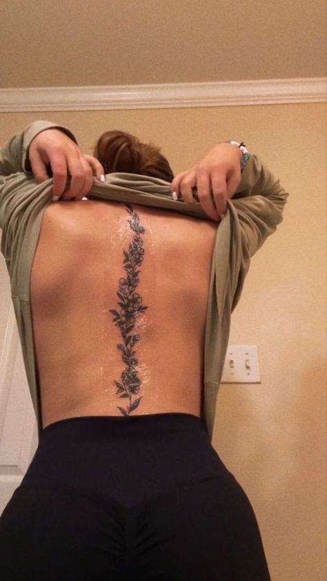 Back Tattoo Women Spine, Floral Back Tattoos, Flower Spine Tattoos, Spine Tattoo Ideas, Basic Tattoos, Band Tattoos, Hidden Tattoos, Tattoos For Women Flowers, Petite Tattoos