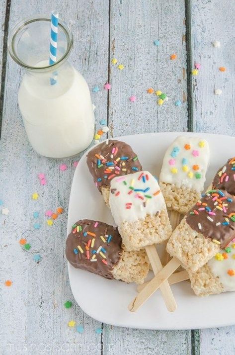 4de Verjaardag, Popsicle Party, Rice Crispy Treats, Crispy Treats, Rice Krispie Treats, Rice Krispie, Fun Treats, Ice Cream Party, Rice Crispy