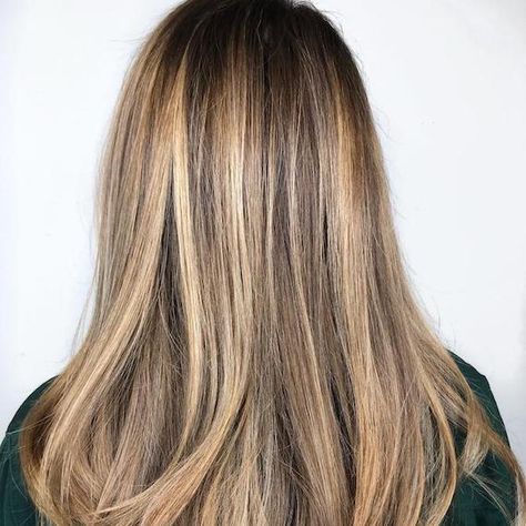 Baylage Straight Hair, Balayage For Straight Hair, Bronde Hair Balayage, Blonde Balayage Straight Hair, Blonde Balayage Straight, Straight Balayage, Golden Highlights Brown Hair, Baylage Hair, Balayage Straight