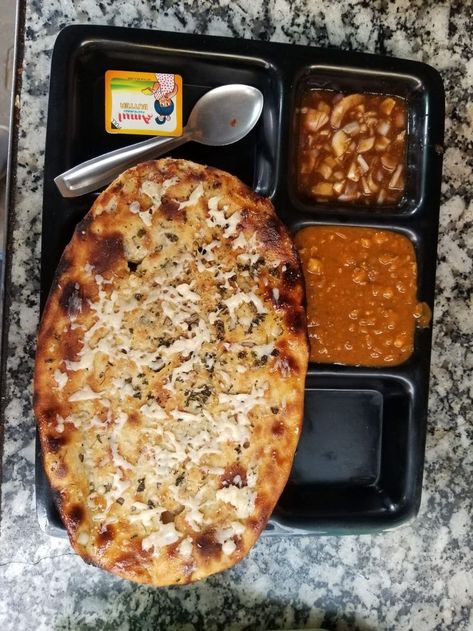 #amritsarikulcha #amritsarikulchapanchkula #amritsarikulchachandigarh #amritsarikulchazirakpur #butter #AttaAmritsariKulcha #amritsarikulchanearme #PozoDelight #AmritsariAloooniongarlicattakulcha #MushroomAmritsariKulcha #PaneerAmritsariKulcha #AmritsariAlooPyazGarlicKulcha #Cheeseamritsarikulcha Onion Kulcha, Paneer Kulcha, Amritsari Kulcha, Bakery Items, Online Cake Delivery, Beauty Corner, Spicy Food, Delicious Cakes, Vegetarian Snacks