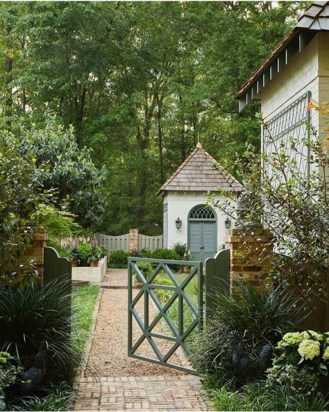 Garden Gates And Fencing, Cottage Farm, Beautiful Patios, French Garden, Garden Landscape Design, Garden Gates, English Garden, Outdoor Accessories, Dream Garden