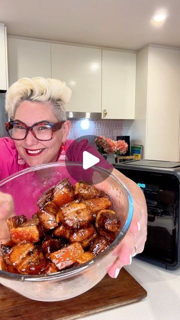 Stephanie Joy de Sousa on Instagram: "Hey everyone! 🌞 Today, I’m sharing my favourite share plate recipe for entertaining a crowd that makes living effortlessly a breeze, especially during this time of year! I’m talking about delicious Pork Belly Burnt Ends with Hot Honey, made super easy with the @sunbeam_anz All-in-One Air Fryer Oven. 🐷 This amazing appliance isn’t just an air fryer. It’s a 5-in-1 wonder! You can grill, bake, air fry, rotisserie, and even dehydrate. The true 360° air circulation means a perfect crunch every time! Plus, the hands-free rotisserie basket (no more shaking food around!), easy-to-use features like guided rails, fast heat-up, and a digital touch screen make cooking a dream. And the large grill plate? Love it! 😍 👩‍🍳 Recipe Time: Spicy Pork Belly 👩‍🍳 Ingre Cooking Pork Belly, Pork Belly Burnt Ends In The Oven, Pork Belly Air Fryer Recipe, Spicy Pork Belly, Pork Belly Burnt Ends, Burnt Ends, Air Fryer Oven, Easy Oven, Hot Honey