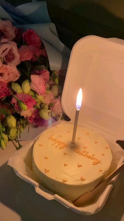 Blowing Candles Birthday Video, It's My Birthday Tada Video, Is My Birthday Video, Hello 19 Birthday, Brithday Idol, Today Is My Birthday Video, Happy Birthday To Me Videos Instagram, Happy Birthday To You Videos, Birthday Videos Aesthetic