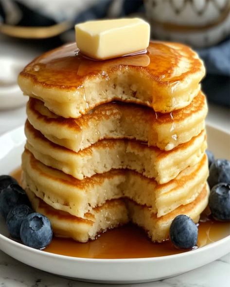 Fluffiest Pancake Recipe, Pancake Recipes Homemade, Vanilla Buttermilk Pancakes, The Best Fluffy Pancakes, Thick And Fluffy Pancakes, Pancake Recipe For A Crowd, Home Made Pancakes Recipe, Copycat Pancake Recipe, Best Fluffy Pancake Recipe