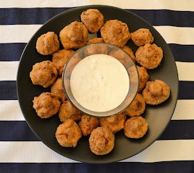 Horseradish Dipping Sauce, Deep Fried Mushrooms, Fried Appetizers, Fried Mushroom Recipes, Breaded Mushrooms, Mushroom Side Dishes, Dipping Sauces Recipes, Fried Mushrooms, Food Appetizers