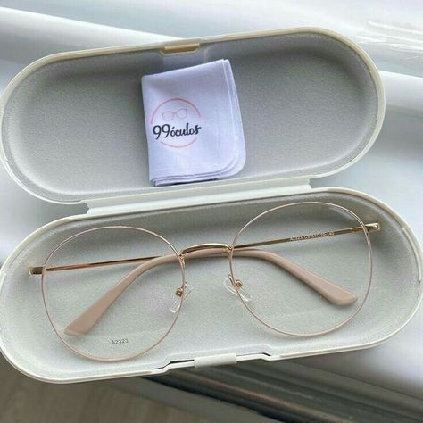 Glasses Frames For Girl, Clear Glasses Frames Women, Glasses Women Fashion Eyeglasses, Cute Glasses Frames, Glasses Frames Trendy, Classy Glasses, قلادات متدلية, Fancy Glasses, Glasses Inspiration