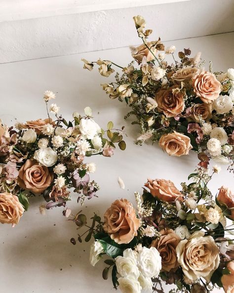 This palette has me a little star stuck✨🤩 @tylerhoff and @c_hoff know how to throw a baby shower am I right?? Peach Centerpieces, Combo Rose, Neutral Florals, Taupe Wedding, Elegant Wedding Flowers, Neutral Wedding Flowers, Tan Wedding, Neutral Wedding, Future Mrs