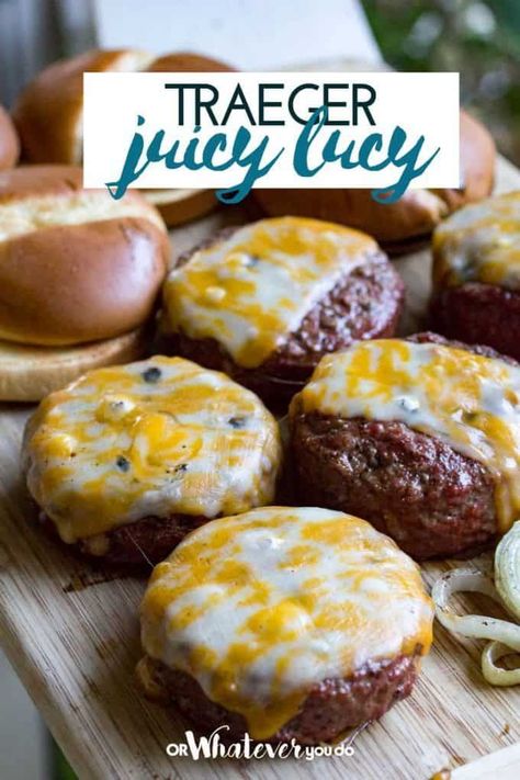 Traeger Hamburger Recipes, Traeger Burgers, Trager Grill, Traeger Smoker Recipes, Wood Pellet Grill Recipes, Smoker Grill Recipes, Grilling Burgers, Juicy Lucy Burger, Traeger Cooking