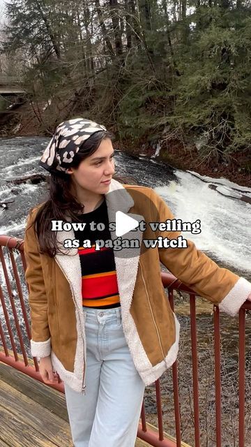 Angelica Cresci❣️ on Instagram: "How to start veiling (a guide) ⬇️⬇️ save & share this!! 🖤Ask yourself why you are veiling? Is it for spiritual protection? To improve psychic abilities? As a filter to the energies you absorb from others? Or something else. 💭Consider what being a veiled witch looks like for you. Does this look like wearing a veil all the time? Wearing headbands? Covering the full head? Wearing it only during certain spiritual practices? Only when you leave the house? ❣️Gather veils of all kinds, colors, materials & sizes. I always recommend having at least 1-2 neutral colored scarves for the days when you don’t want it to take away from your outfit. Also consider your hat & headband rotation, or if you choose to see these as veils. (I personally do) 🔮Chat with your Pagan Hair Veiling, Pagan Veiling Tutorial, Witch Veiling, Pagan Veiling Witches, Pagan Veil, Veiling In Witchcraft, Pagan Veiling Styles, Pagan Veiling, Wearing Headbands