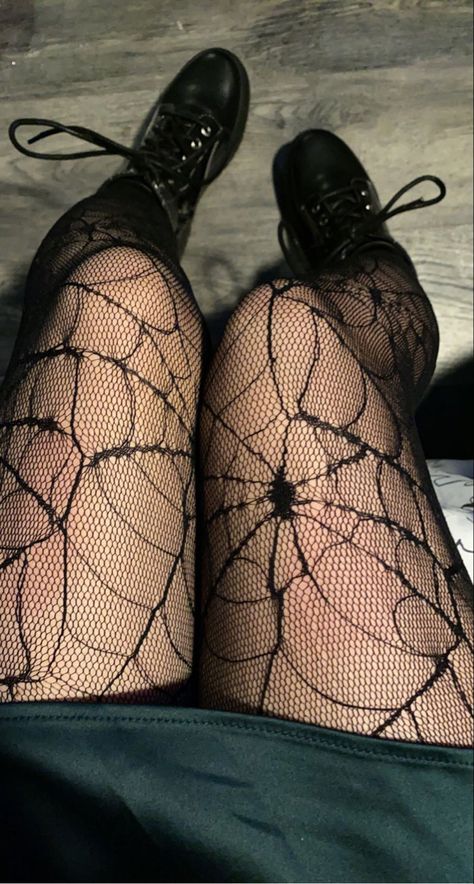 Spider Outfit Halloween, Spider Outfit Ideas, Spider Aesthetic Outfit, Spider Aesthetic Clothes, Spider Fishnets, Spider Web Fishnets, Spiderweb Tights Outfit, Spider Web Stockings Outfit, Spider Clothes Aesthetic