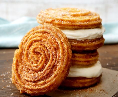 Churro Ice Cream Sandwich, Churro Ice Cream, Soul Kitchen, Dipping Sauces, Cream Sandwich, Fair Food Recipes, Köstliche Desserts, Ice Cream Sandwich, Food Trucks