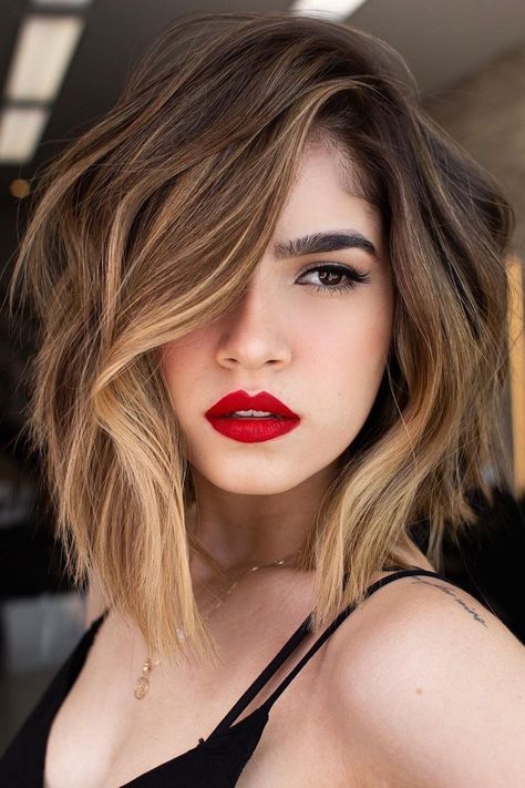 Bob Hair Color, Short Ombre Hair, Vlasové Trendy, Haircut Inspiration, Short Hair Balayage, Short Wavy Hair, Long Bob Hairstyles, Bob Haircut, Side Part