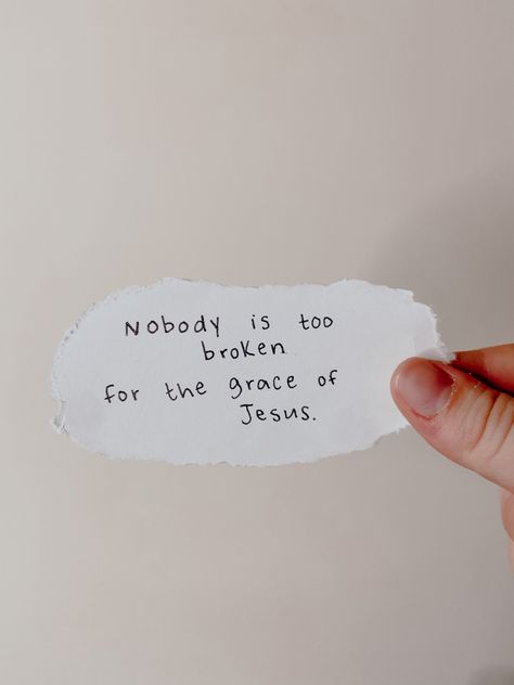 Bible Post It Notes, Sticky Note Mirror Christian, Christian Post It Notes, Christian Sticky Notes On Mirror, Bible Verses On Sticky Notes, Cute Bible Doodles, Christian Sticky Notes, Bible Verse On Sticky Notes, Sticky Note Reminders Christian