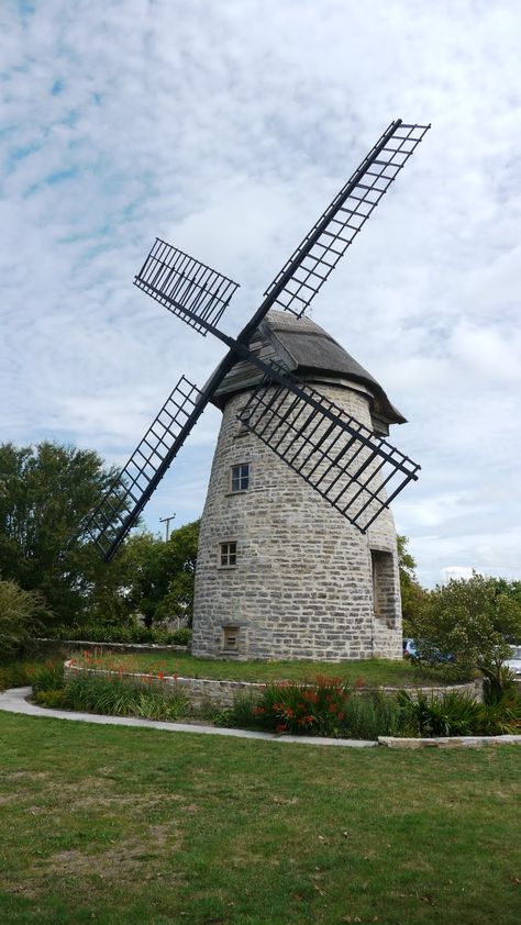 Windmill Images, Tilting At Windmills, Windmill Landscaping, Windmill Water, Stone Tower, Old Windmills, Somerset England, Stately Homes, Dutch Windmills