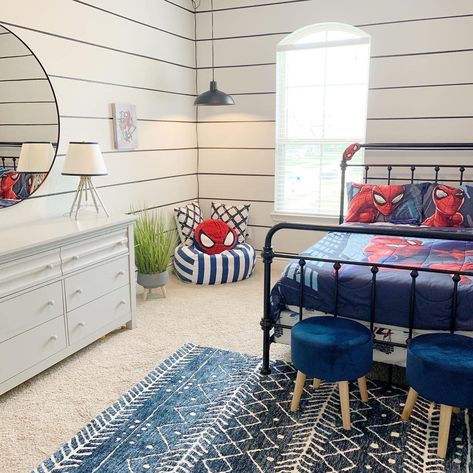 Superhero Modern Bedroom, Modern Spider Man Room, Neutral Super Hero Bedroom, Spider Man Bedroom Decor, Modern Marvel Bedroom, Character Room Design, Subtle Superhero Bedroom, Neutral Spiderman Bedroom, Spider Man Boys Room