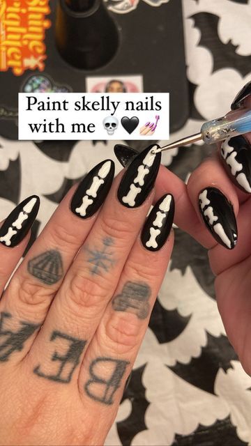 Skeleton Nails Designs, Skeleton Bone Nails, Skeleton Finger Nails, Skeleton Nail Art, Do Your Own Nails, Skeleton Nails, Skeleton Finger, Spooky Nails, Book Me