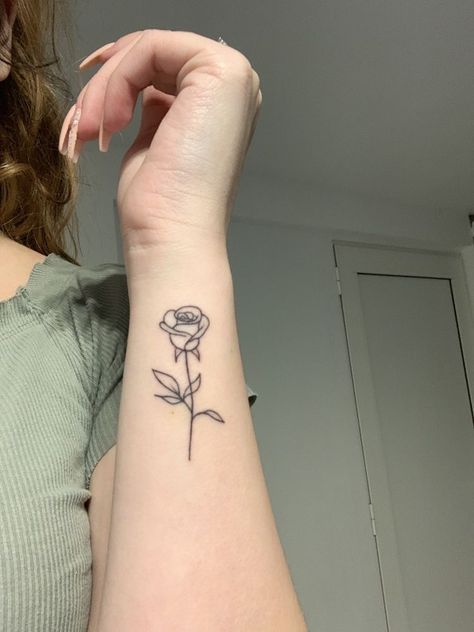 Side Wrist Tattoos For Women, Side Wrist Tattoos, Cute Finger Tattoos, Small Rose Tattoo, Hand Tattoos For Girls, Cute Hand Tattoos, Writing Tattoos, Petite Tattoos, Wrist Tattoos For Women