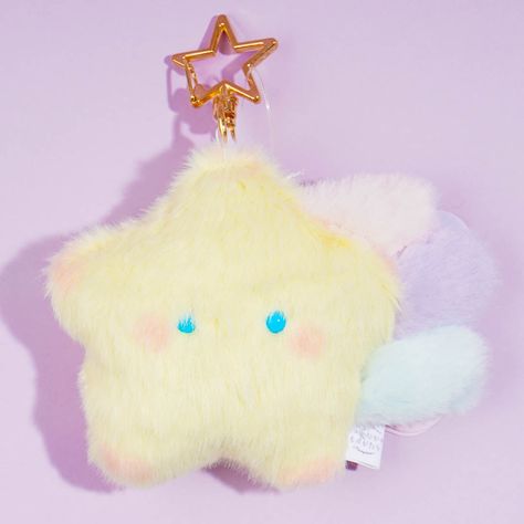 Attaching this super cute plushie charm makes your bag look dreamy and kawaii! Choose among ten styles of fluffy animal, moon, and star-shaped mini plushies. Comes from YELL Japan's "The Story in a Dream" series Features a moon or star-shaped metal hook Fluffy Plushies, Small Plushies, Dinosaur Plushies, Mini Plushies, Cute Plushies, Vtuber Model, Daisy Scouts, Fashion Reference, Kawaii Plush