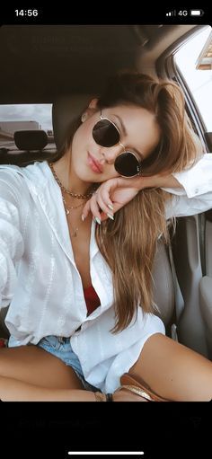 Shotting Photo, 사진 촬영 포즈, Selfie Poses Instagram, Beach Photography Poses, Photography Posing Guide, Stylish Photo Pose, Model Poses Photography, Foto Casual, Foto Poses