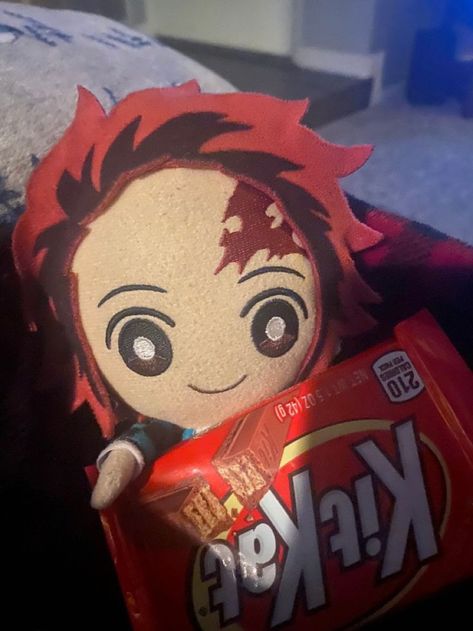 Tanjiro Eating, Kit Kat