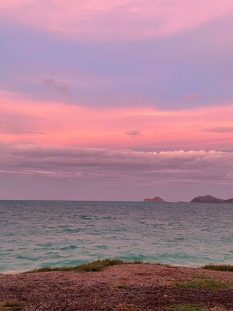 Pink Sunrise, Pink And Blue Sunset, Pink Beach Sunset, Blue And Purple Sunset, Pink Sunset Beach Wallpaper, Pink Sky Beach, Pink Purple Blue Sunset, Purple Beach, Lilac Sky