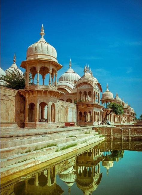 Radha Kund Vrindawan Mathura India Bharatanatyam Poses, Temple India, Tantra Art, Indian Temple Architecture, India Architecture, Ancient Indian Architecture, Temple Photography, Indian Village, Temple Architecture