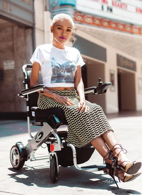 Influencer Lolo Spencer Wants to "Represent Disability in a Fun, Fly and Sexy Way" Wheelchair Photography, Disabled Fashion, Wheelchair Fashion, Disabled Women, Wheelchair Women, Adaptive Clothing, Disabled People, Getting Dressed, Wheelchair