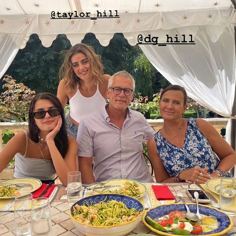 Taylor Hill Family, Family Potrait, Taylor Marie Hill, Taylor Hill, Satin Wedding Dress, Satin Wedding, New Instagram, Amelie, Photo Album