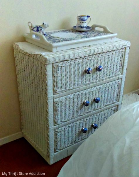 Upcycled wicker yard sale dresser reloved in my guest room! mythriftstoreaddiction.blogspot.com Wicker Furniture Makeover, White Wicker Furniture, Old Wicker, Wicker Dresser, Wicker Chest, Wicker Couch, Wicker Trunk, Wicker Bedroom, Wicker Mirror