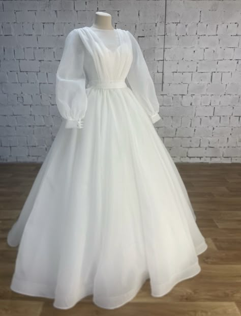 Minimalist Bridal Gown, Simple White Wedding Dress, Wedding Dress Long Sleeves, Wedding Dress Modest, Long Sleeves Wedding Dress, Wedding Dress Modern, Islamic Fashion Dresses, Sleeves Wedding Dress, Muslimah Wedding Dress