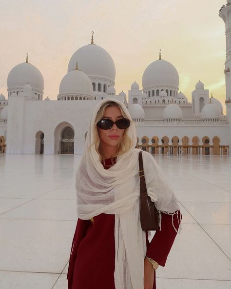 Travel diaries to Abu Dhabi; the first 24 hours✿❀ We flew with Etihad which was a good experience, had constant good services with constant food and drinks and chilled watched a new film on the way out ✈️ @visitabudhabi #inabudhabi Pr trip #summeroutfits #traveloutfit #abudhabi #travelinspo #holidayoutfits summer outfit inspo Abu Dabi Outfits Ideas, Abu Dhabi Outfits, Holiday Fits, Travel Diaries, Travel Inspo, Abu Dhabi, Travel Outfit, Holiday Outfits, Summer Outfit