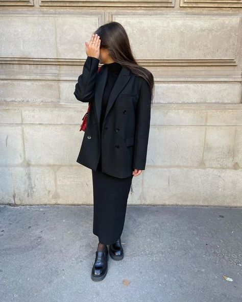 Ootd Blazer Noir, Outfit Avec Blazer Noir, Jupe Noir Outfit, Outfit Schwarzer Blazer, Outfit Avec Blazer, Blazer Noir Outfit, Zara Outfits 2024, Outfit Mocassin, Outfit Blazer Noir