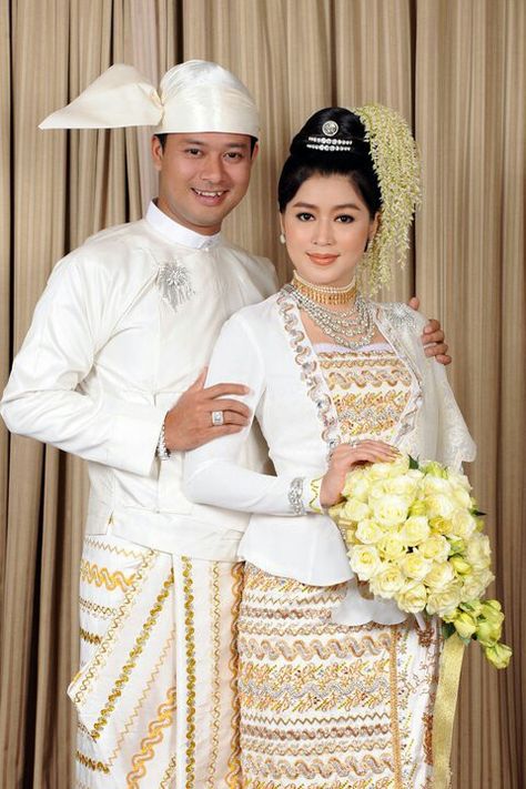 Myanmar wedding dress Myanmar Wedding Couple, Myanmar Wedding, Wedding Couple Photo, Elven Wedding Dress, Wedding Dress Illustrations, Pageant Costumes, Wedding Dress Sketches, Wedding Dresses Videos, Latest Bridal Blouse Designs