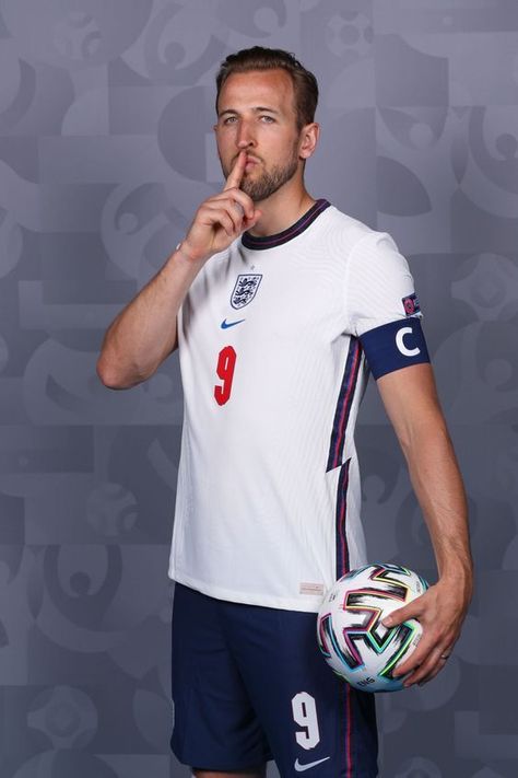 Harry Kane Wallpapers, Kane Harry, Kane Wallpaper, Tottenham Hotspur Wallpaper, Tottenham Football, Vow Of Silence, England National Football Team, Football Poses, Kpop News