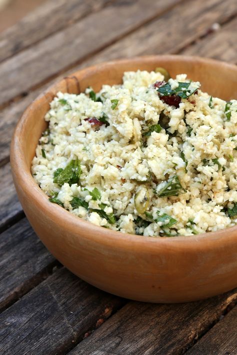 Cauliflower Couscous Will Become Your Go-To Summer "Grain" Benefits Of Gluten Free Diet, Crowder Peas, Stuffed Mushrooms Vegetarian, Gluten Free Benefits, Making Couscous, Cauliflower Couscous, Pea Shoots, Potatoes Onions, Couscous Recipes