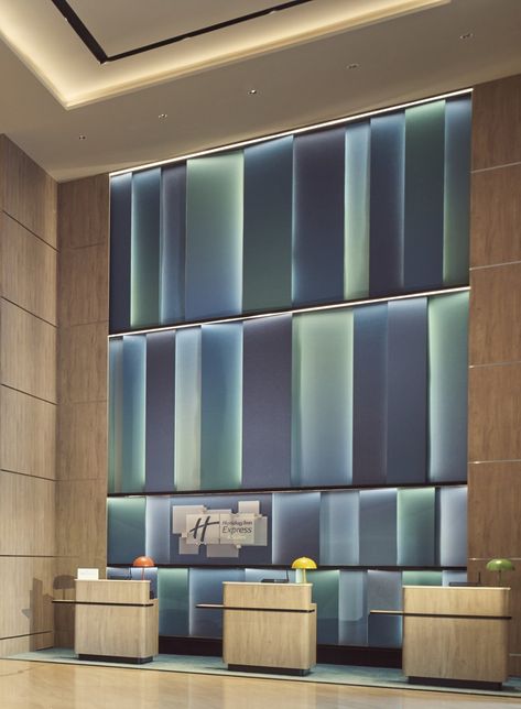 HOLIDAY INN EXPRESS & SUITES NOVENA | ONG&ONG Holiday Inn Express Hotel Interiors, 25 Hours Hotel, Spaces Drawing, Dynamic Interior, Holiday Inn Hotel, Holiday Inn Express, Art Deco Buildings, Hotel Interior Design, Hotel Interiors