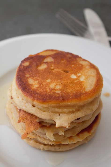 Apple stuffed pancakes - Earthly Superfoods Soft Pancakes, Egg Free Pancakes, German Apple Pancake, How To Store Apples, Stuffed Pancakes, Chili Bake, Pancakes Vegan, Apple Pancakes, Vegan Apple