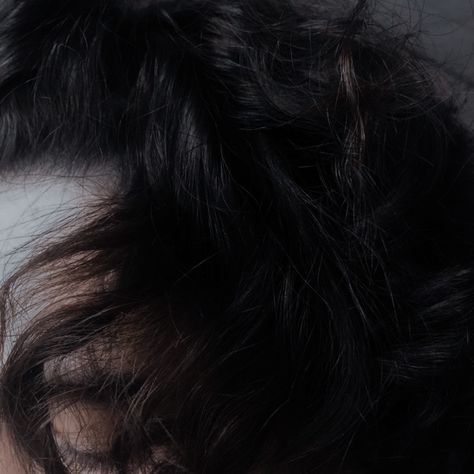 Dark Male Aesthetic Faceless, Black Hair Aesthetic Male, Black Hair Boy Aesthetic Faceless, Black Hair Aesthetic Faceless, Hair Aesthetic Faceless, Distorted Mirror, Richard Papen, Long Curly Black Hair, Brown Hair Male