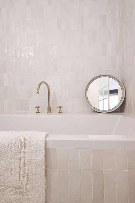 Bathroom tile 아파트 인테리어, Downstairs Bathroom, Girls Bathroom, Upstairs Bathrooms, Main Bathroom, Bathroom Inspo, Dream Bathroom, Bathroom Renos, House Bathroom