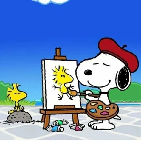 Artist Costume, Peanuts Wallpaper, Snoopy Tattoo, Woodstock Snoopy, Woodstock Peanuts, Art Classroom Decor, Snoopy Funny, Peanuts Snoopy Woodstock, Peanuts Cartoon